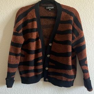 Broadway 38 Tiger Print Short Cardigan - M